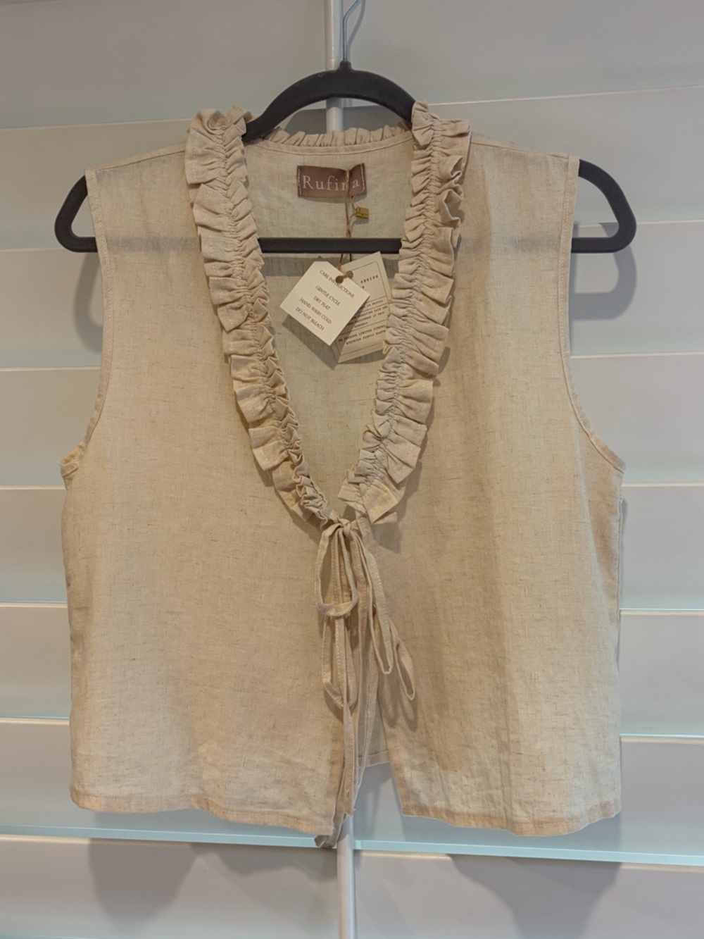 PROYECTO RUFINA NWT Beige Sand Plunge V Neck Ruffle Vest Sleeveless Top Blouse M